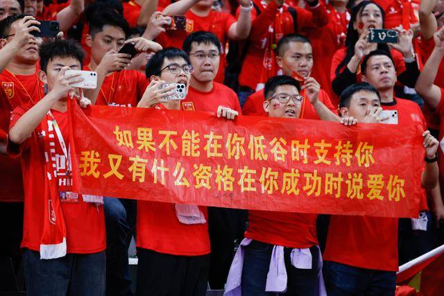裁判判罚争议，皇马TV点评埃尔切比赛执法不公